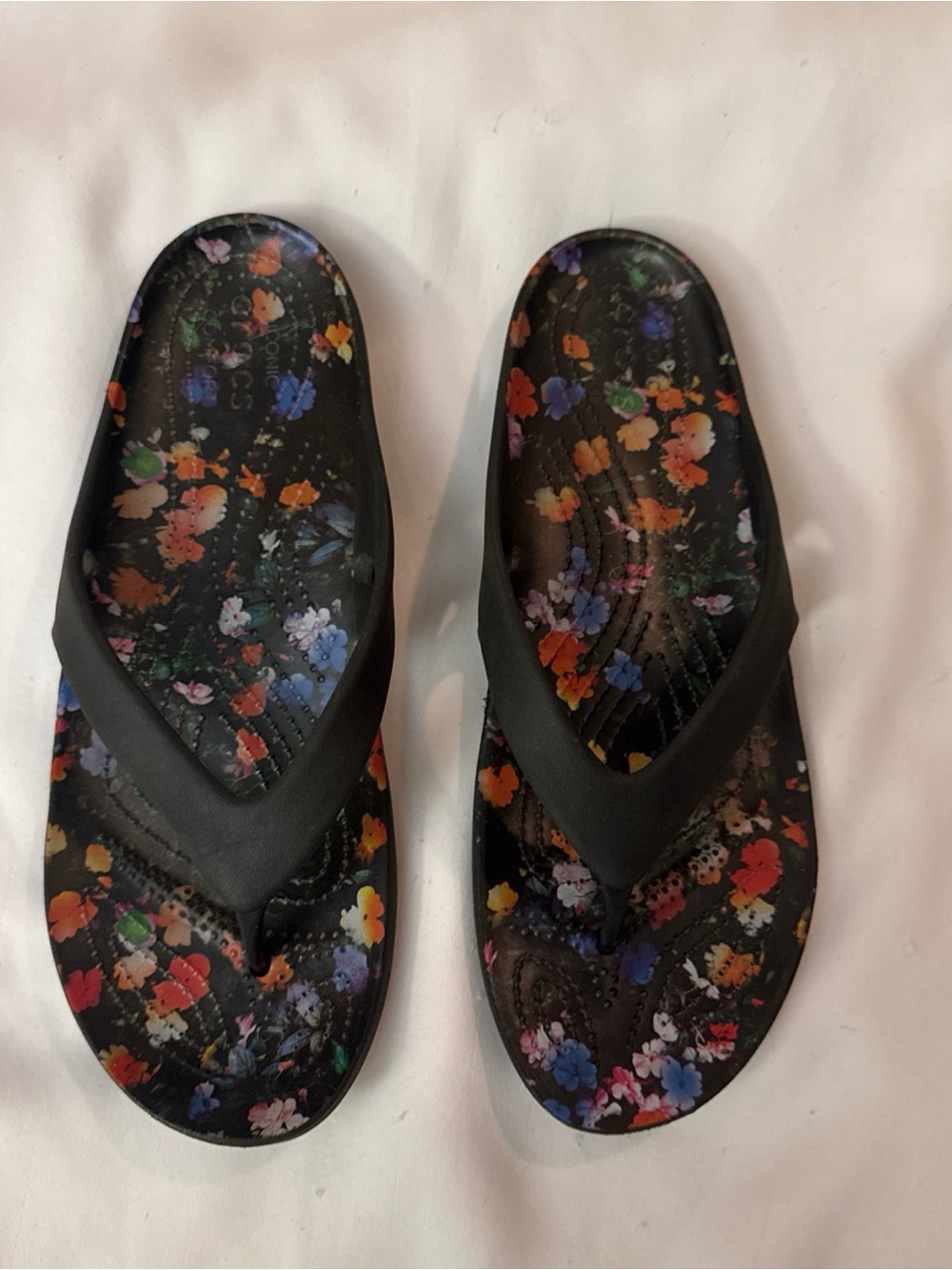 CROCS Women's Black Floral Print Sandals Size 11